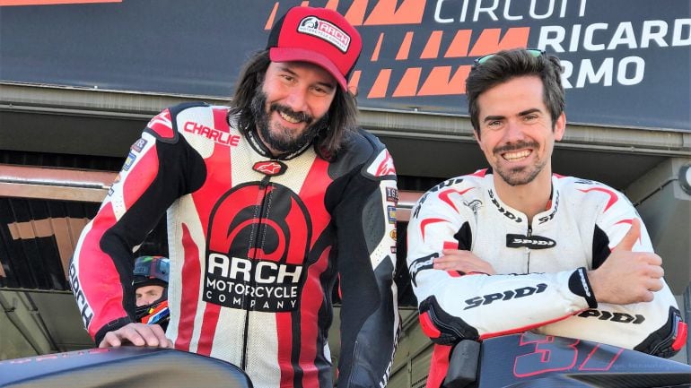 El actor Keanu Reeves y Nico Terol, campeón del mundo de motociclisto en 2001 de 125c.c.