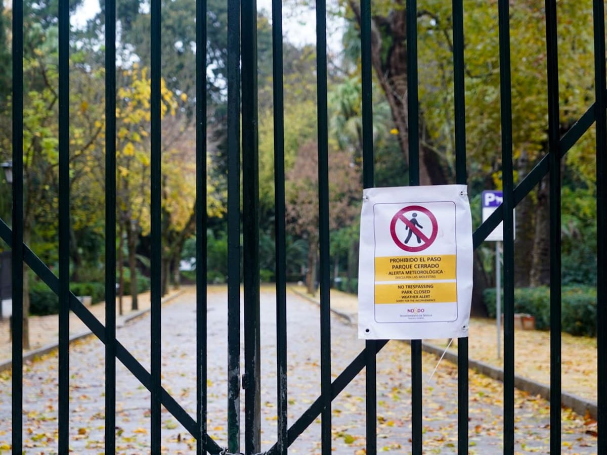 Este martes cierran los parques, instalaciones deportivas y el cementerio ante el aviso por viento