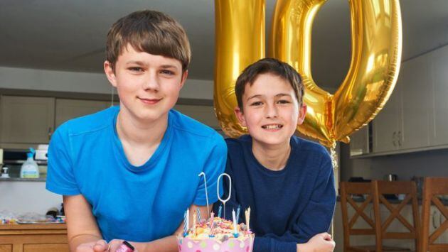 Harry y Charlie celebrando el décimo aniversario.