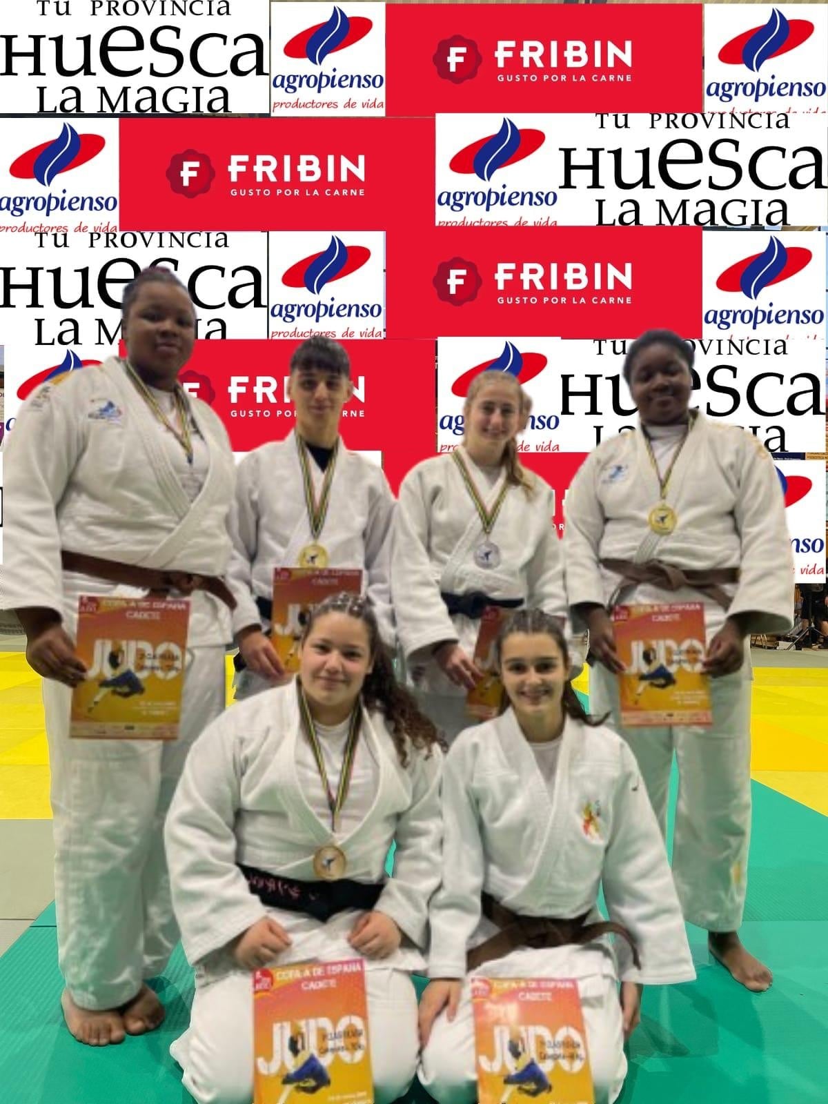 Judocas binefarenses en el Vendrell