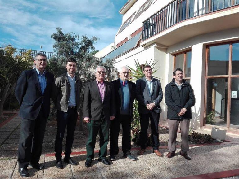 Representantes del Ayuntamiento de Crevillent, La Cooperativa Eléctrica y la Fundación CAM