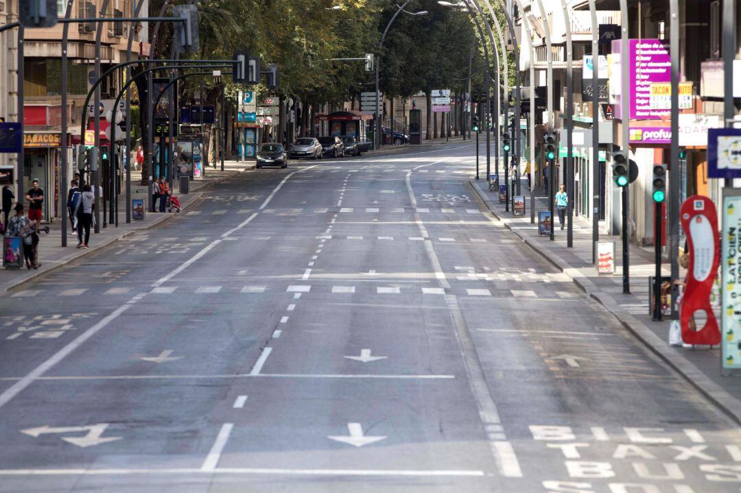 Aspecto que presentaba la Gran Vía Francisco Salzillo de Murcia a primera hora de la tarde de este sábado