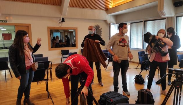 Periodistas de Ciudad Real antes de una rueda de prensa en el Ayuntamiento capitalino