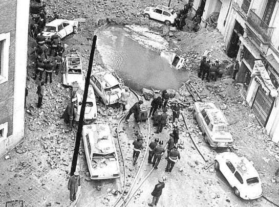 Socavón en la calle Claudio Coello, tras el atentado contra el presidente Luis Carrero Blanco.