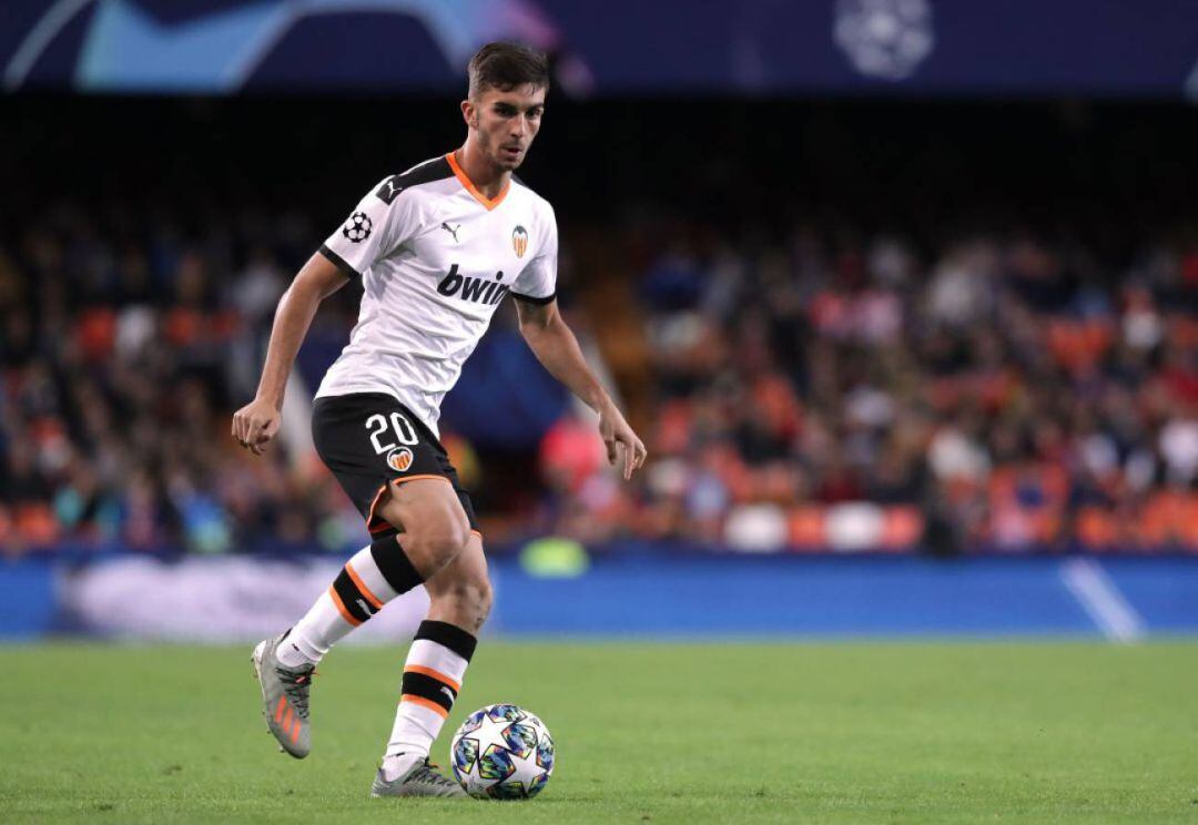 Ferran Torres, durante un partido de Champions League en Mestalla. 