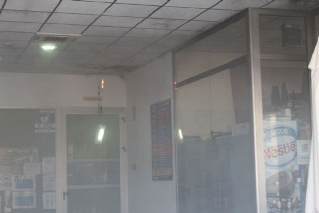 La actuación del conserje fue clave para evitar que los únicos daños del incendio fuesen los materiales