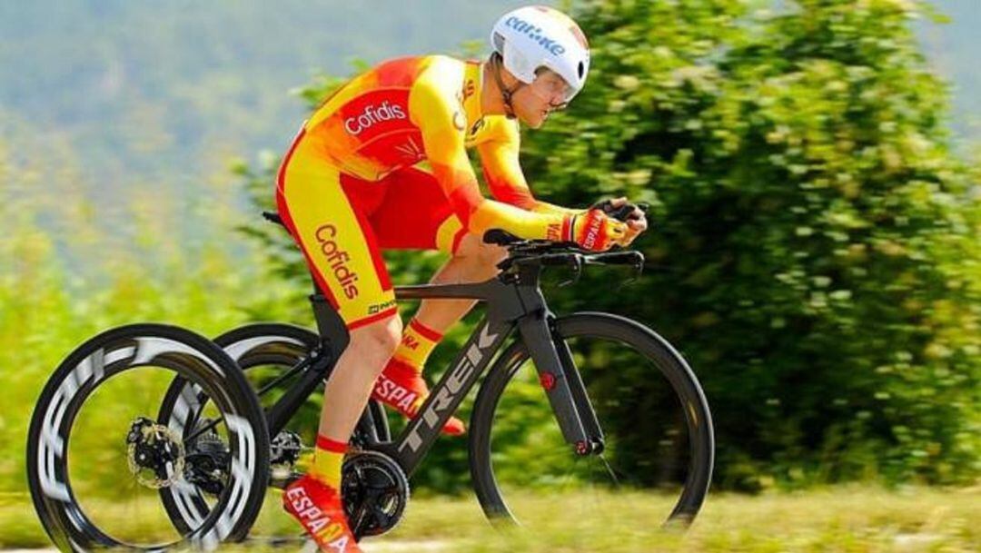 Joan Reinoso entrenando con la selección española.