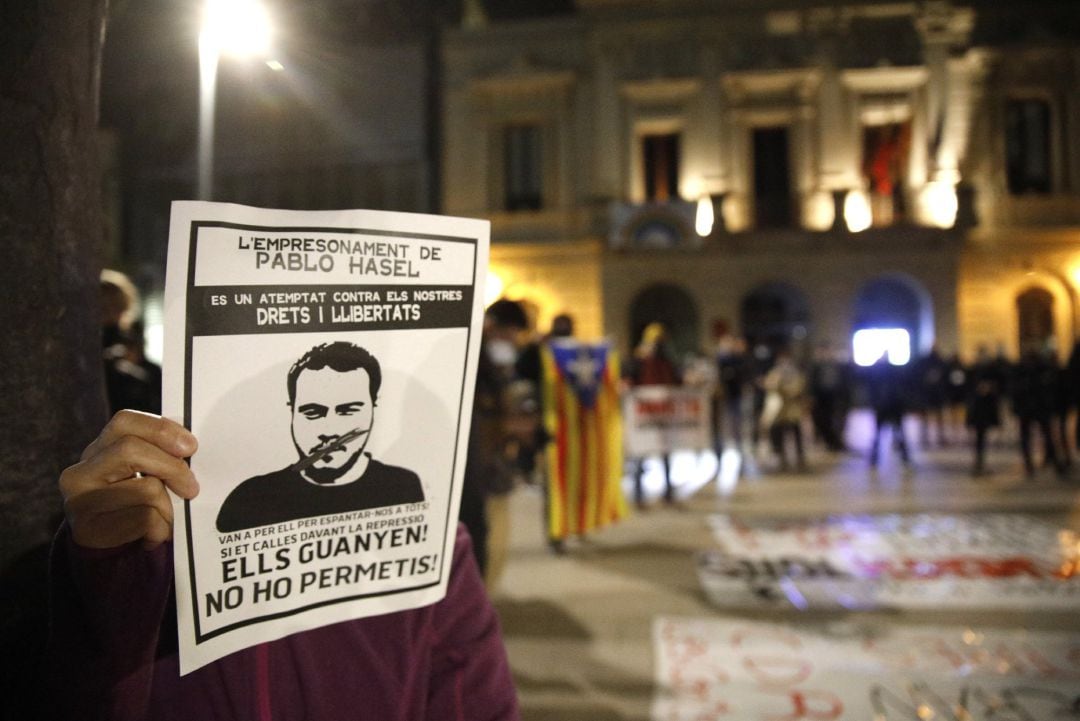 Imagen de archivo de la manifestación de 150 personas en Barcelona para pedir la libertad del rapero Pablo Hasél