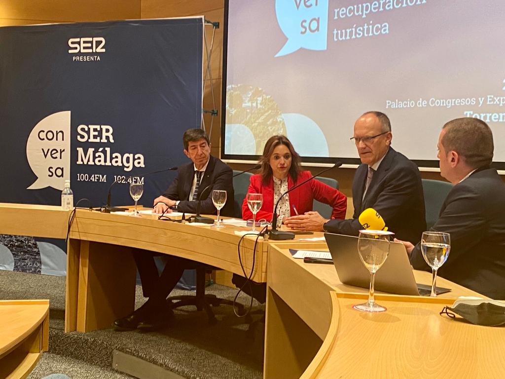 Marín, Del Cid y Luque durante un momento del foro organizado por SER Málaga