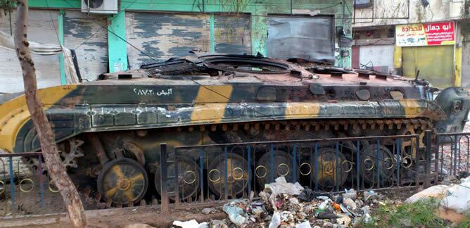 Un tanque en la ciudad siria de Homs, uno de los principales bastiones de la oposición