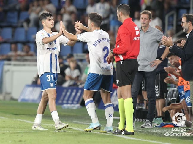 Teto (izquierda), ha jugado 19 de los 21 partidos de la primera vuelta.