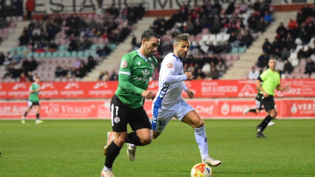 Un buen Zamora cae ante el líder