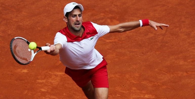 Novak Djokovic, en su partido ante el británico Kyle Edmund en Madrid.