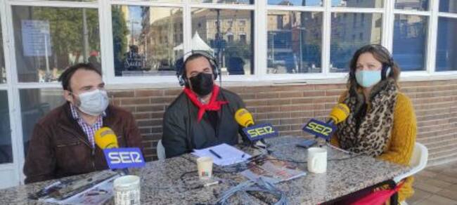 Javier Baños concejal de Comercio y Ana Cánovas, representante de los comerciantes