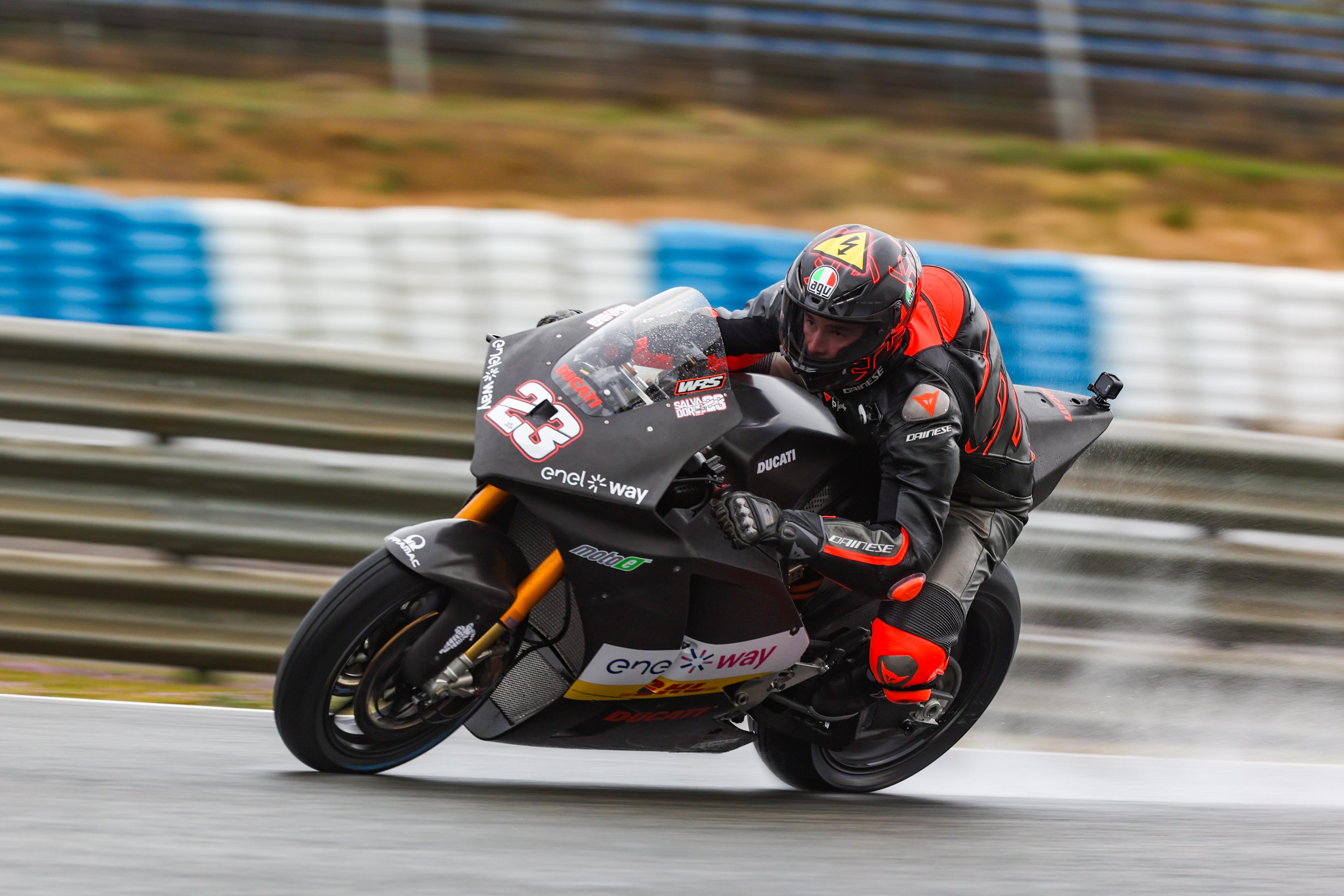 Luca Salvadori durante los test en Jerez