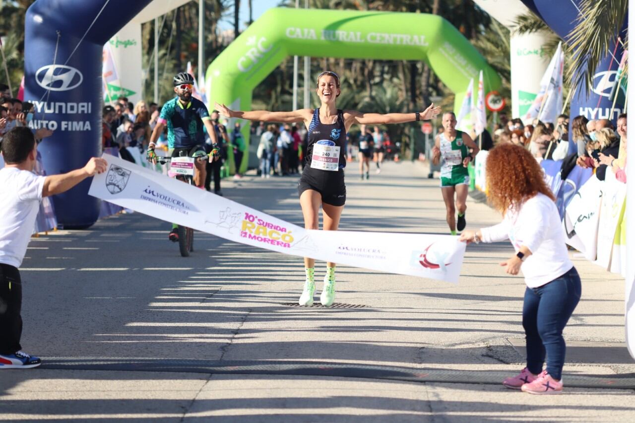 La primera mujer que llegó a meta en la décima edición de la competición