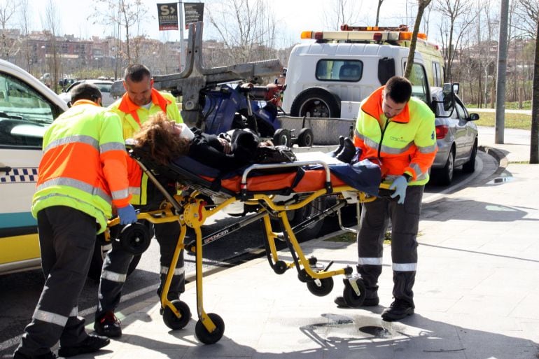 Personal del SEM atén un accidentat