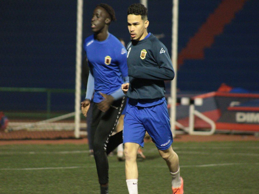 Laurent Lopes en su primer entrenamiento como nuevo jugador de la UD Lanzarote.