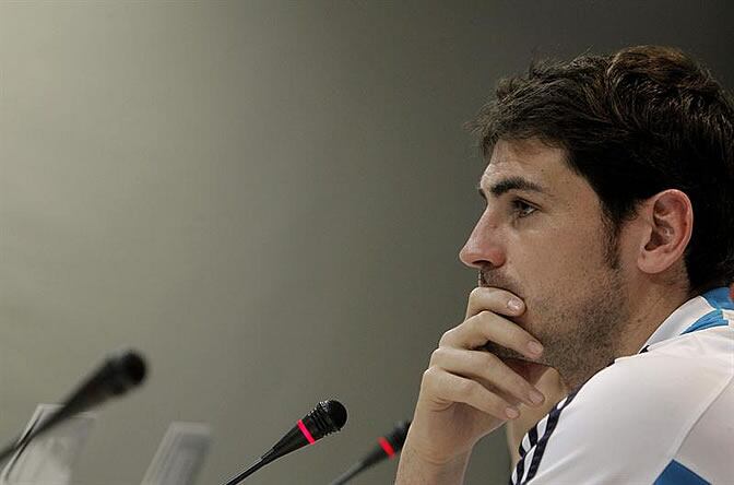 Casillas comparece ante los medios