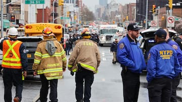 Los vídeos que muestran el tiroteo en el metro de Nueva York desde dentro de la estación