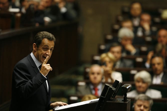 Sarkozy durante su alocución en el Parlamento de Varsovia durante su visita al país.