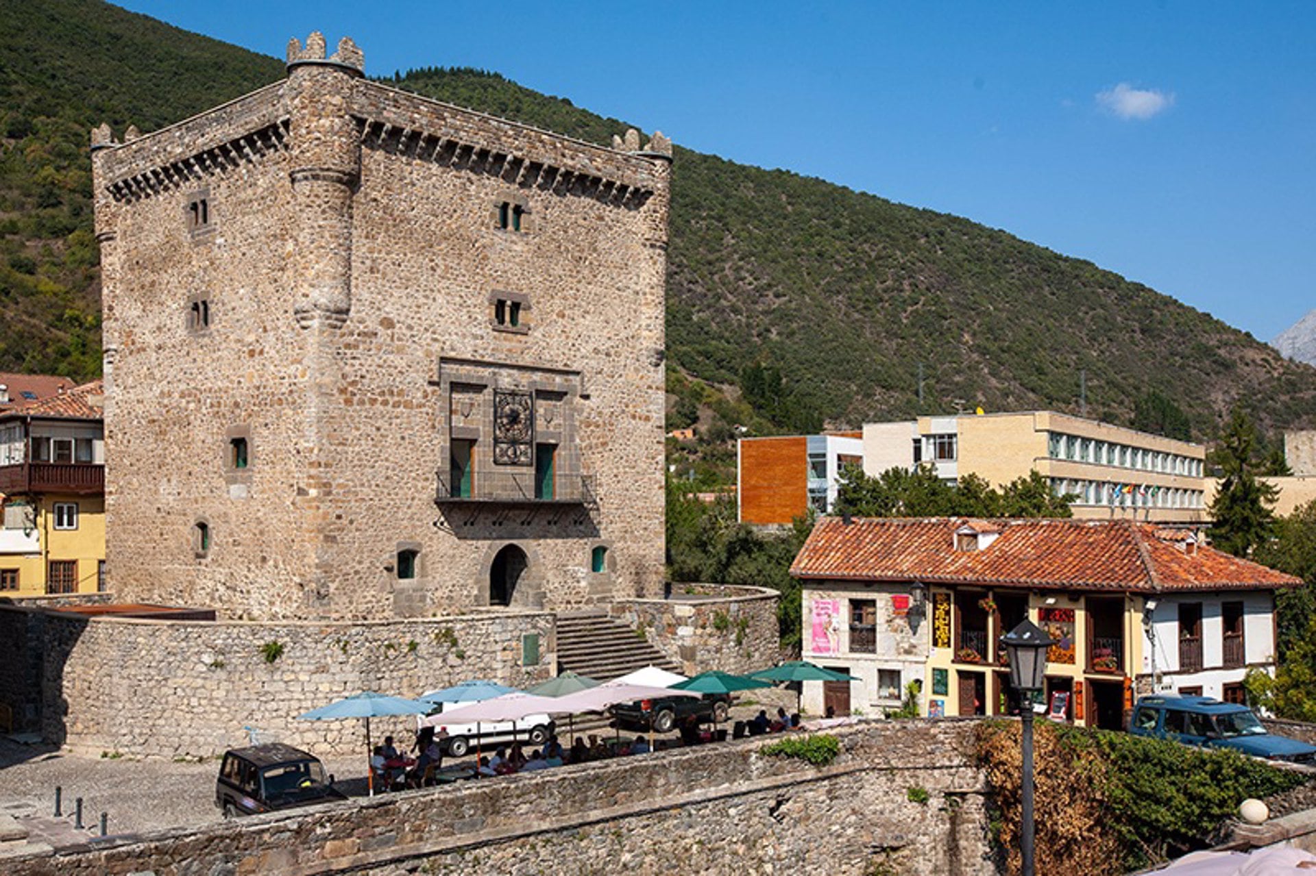 Imagen de archivo de la Torre del Infantado en Potes.