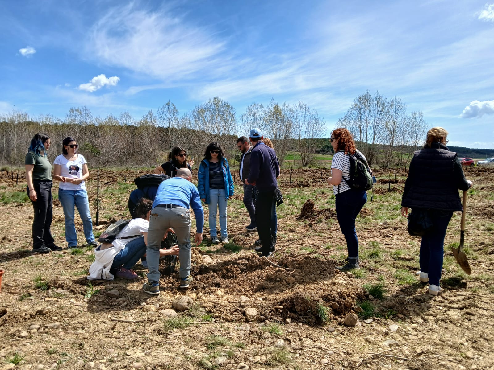 La localidad de Ledigos celebra el Día Internacional de los Bosques con la plantación de 91 árboles