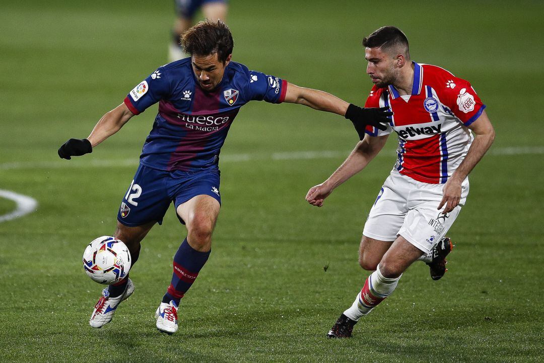 Tachi, durante el partido anterior en Huesca.