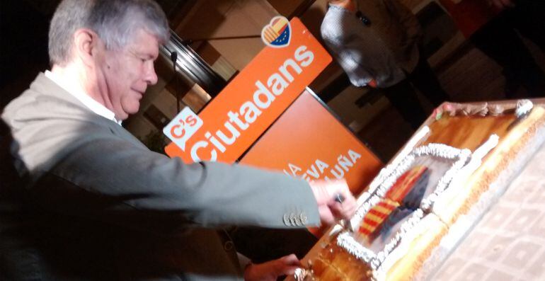 Matías Alonso, candidat de C's a Tarragona, celebrant els resultats.