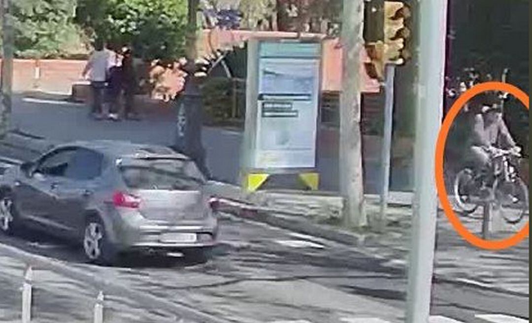 La imatge del ciclista que ha difós la Guàrdia Urbana al seu compte de Twitter