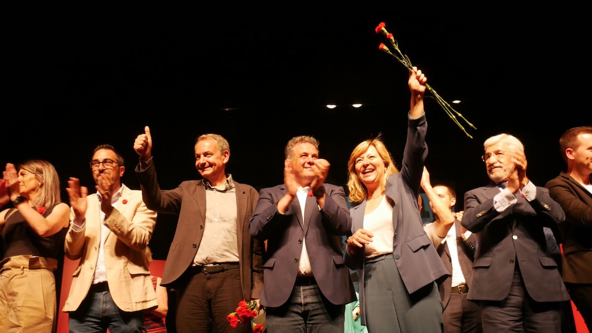 Ramón Jurado, candidato del PSOE de Parla y el expresidente José Luis Rodríguez Zapatero, recriminan a Isabel Díaz Ayuso su abandono de Parla.