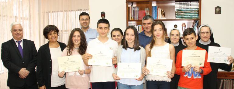 Alumnos ganadores de 'Consumópolis 11'.