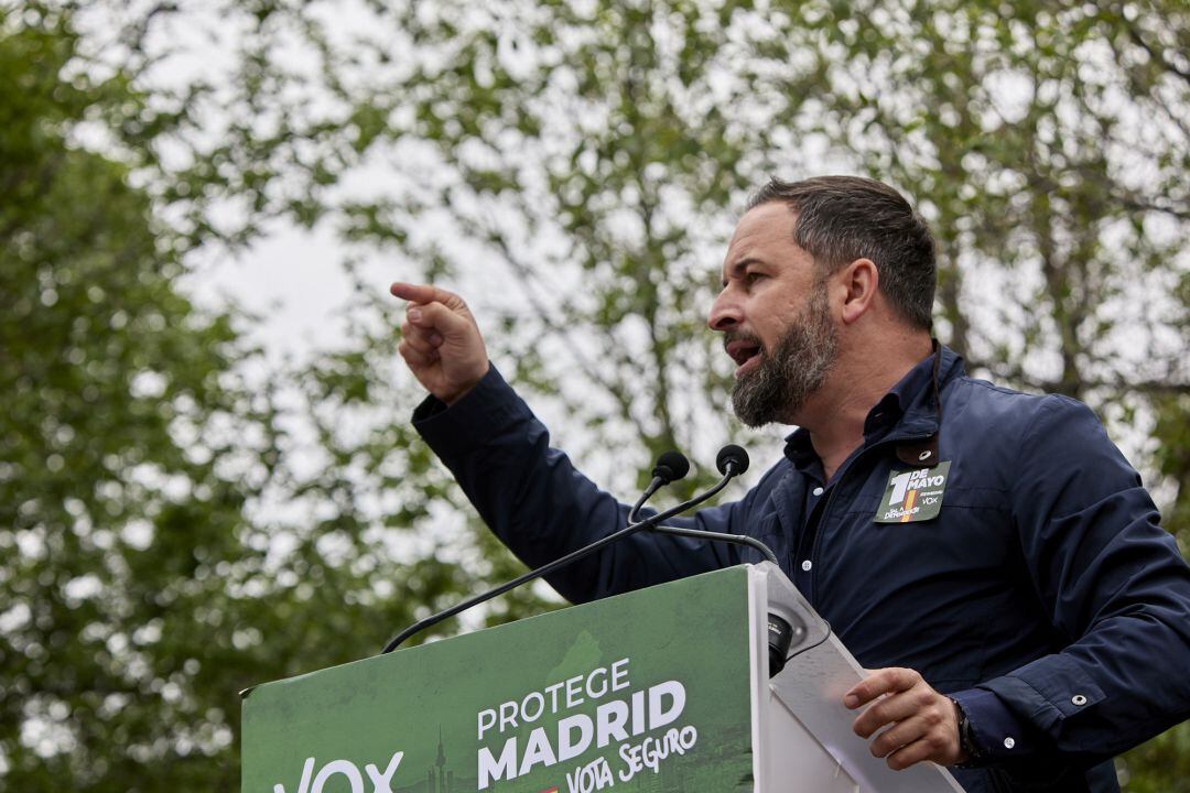 El presidente de Vox, Santiago Abascal, durante el acto electoral en Alcalá de Henares.