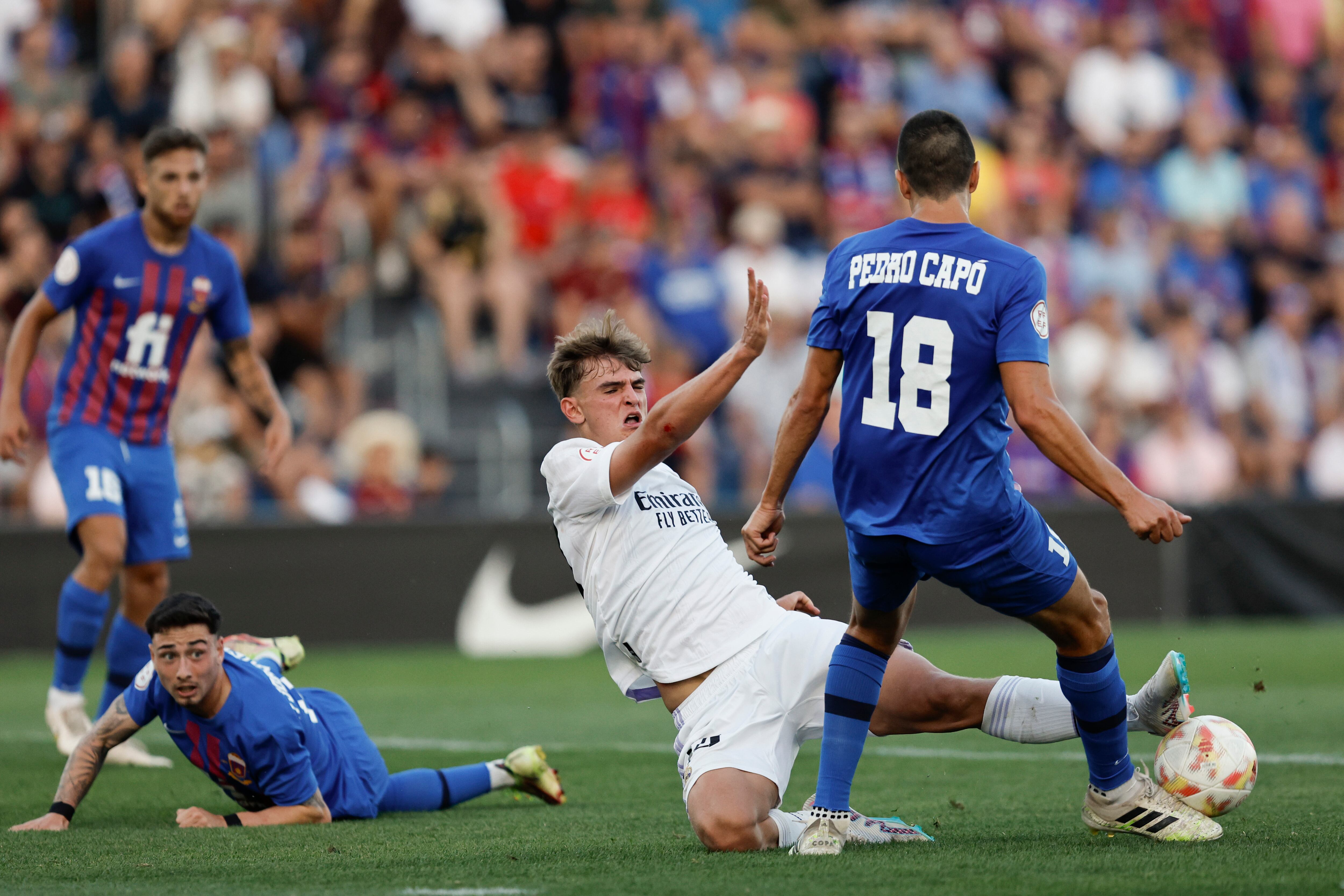 Pedro Capó durant el partit decissiu on van aconseguir l&#039;ascens a la liga Smartbank superant al Real Madrid Castilla