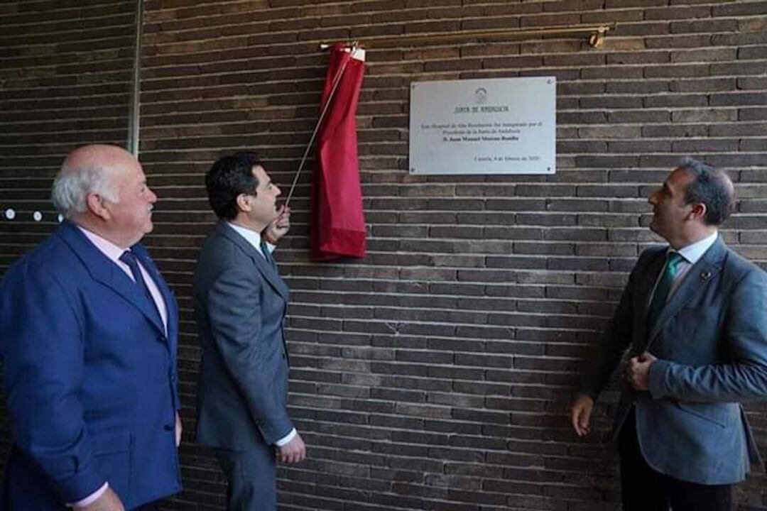 El presidente de la Junta de Andalucía, Juanma Moreno Bonilla, inaugurando el CHARE de Cazorla