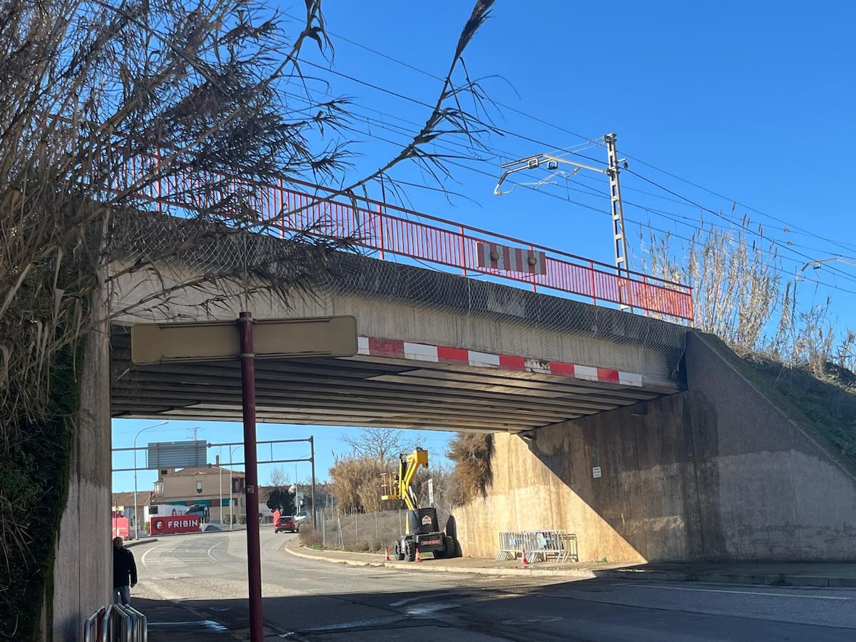 El Ayuntamiento reabre al tráfico el túnel de acceso a Binéfar por la N-240 calle Zaragoza