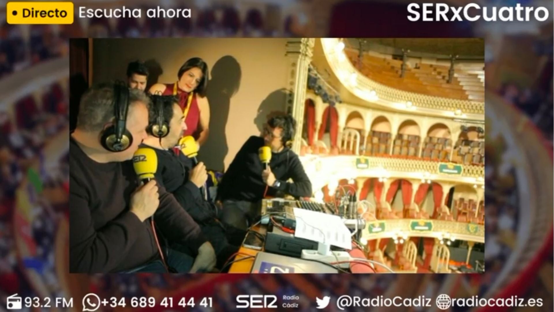 Chicho y Figue en el palco del Gran Teatro Falla con SERxCuatro.