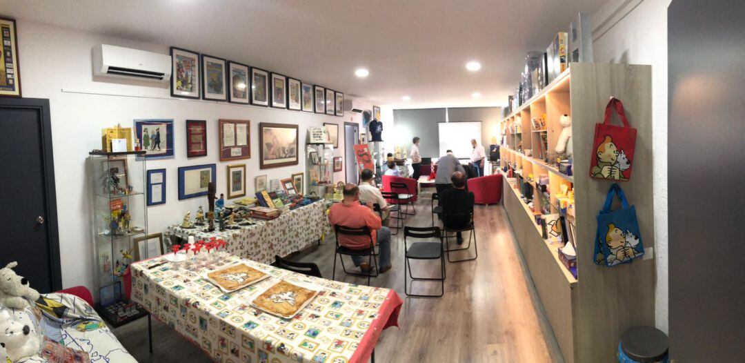 Imagen del interior del Consulado de Syldavia en Barcelon