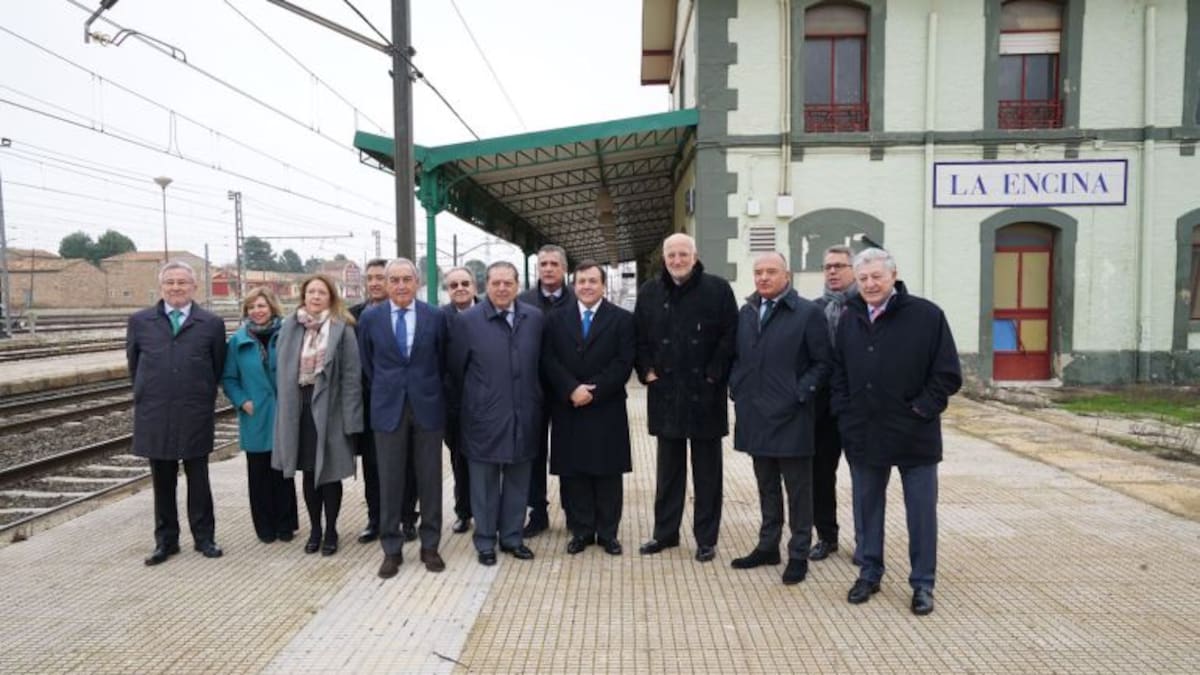 Los empresarios ven un “futuro negro” si no se activa la alta velocidad para vertebrar la Comunitat