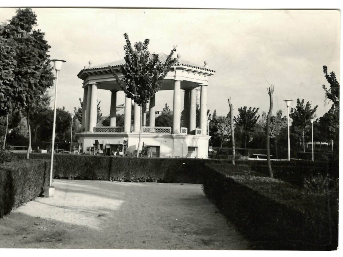 Postales Manchegas | ¿Qué templete sirvió de inspiración para el kiosco de Pedro Muñoz?