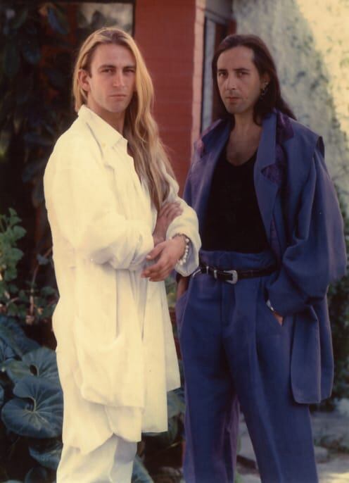 Juan Carrero y Enrique Naya en la entrada de la casa que compartieron en el Puerto de Santa María.