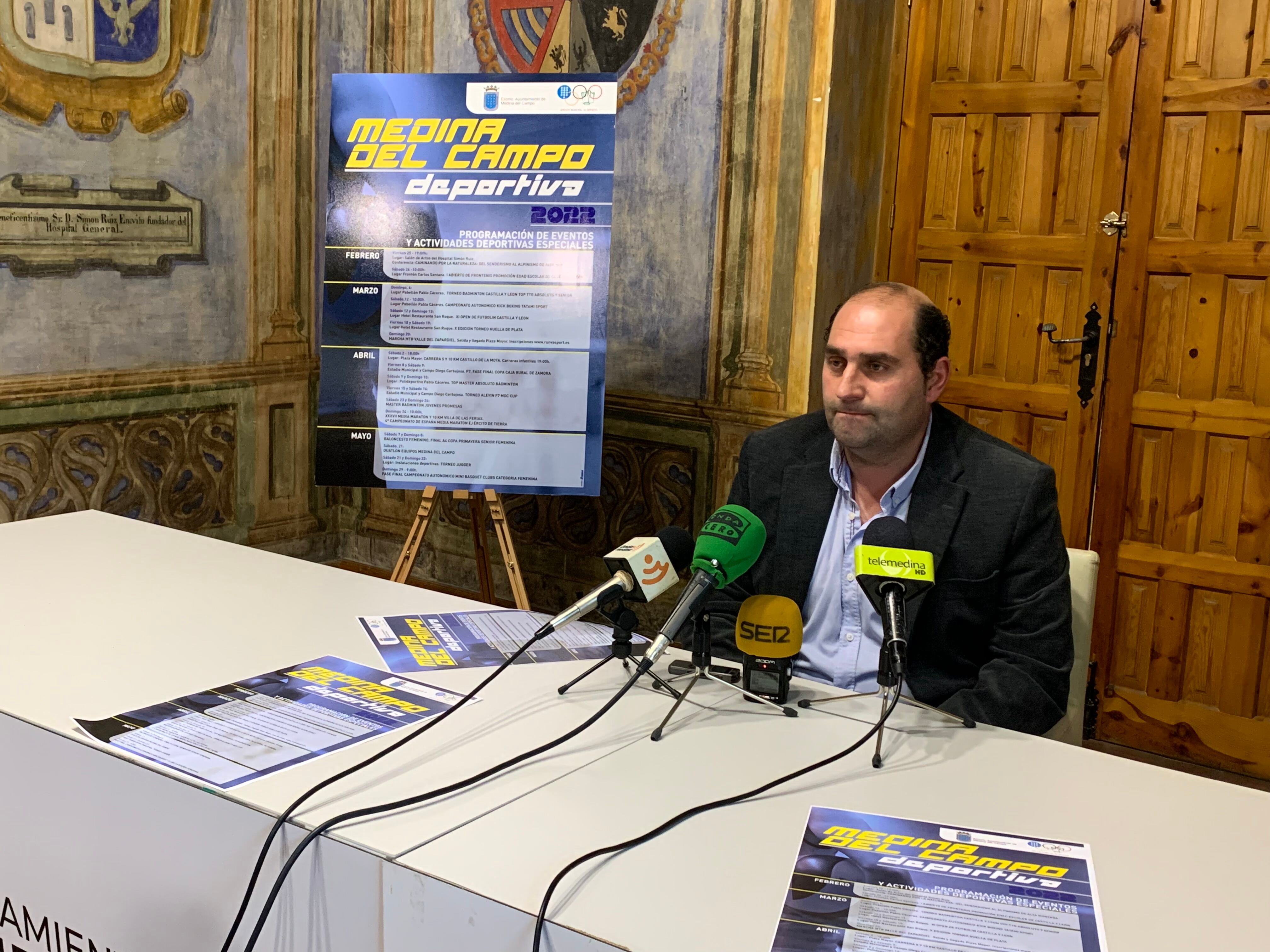 El concejal de Deportes, Juan Antonio Pisador, presenta las actividades programadas