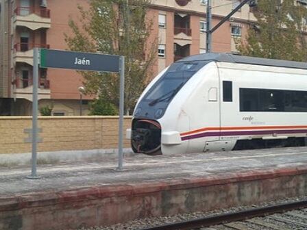 Más de 200 viajeros se ven afectados por averías en dos trenes Jaén-Madrid