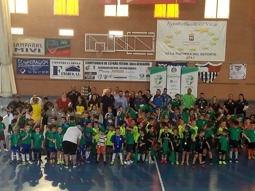 La gran familia del fútbol bebé en Almería.