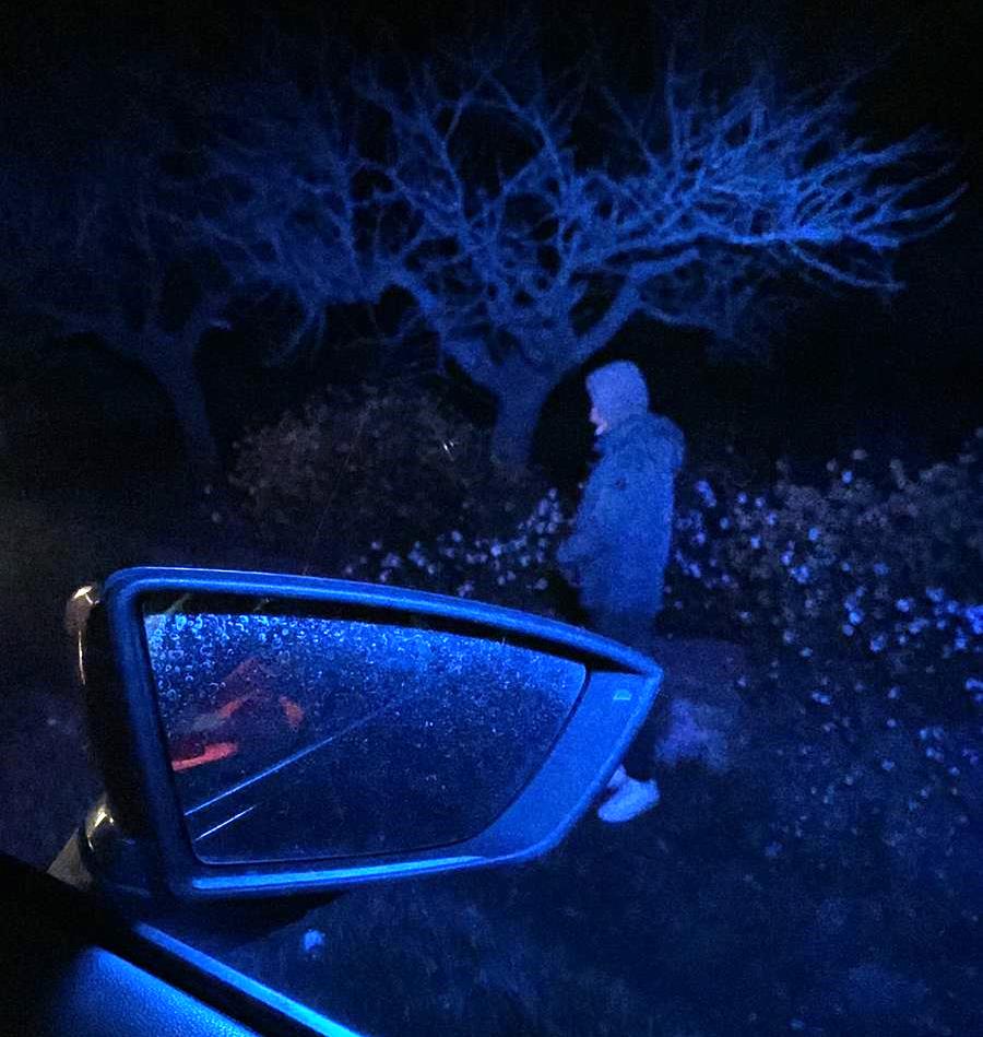 Se queda sin gasolina dos noches seguidas en la Ribera y da positivo en droga