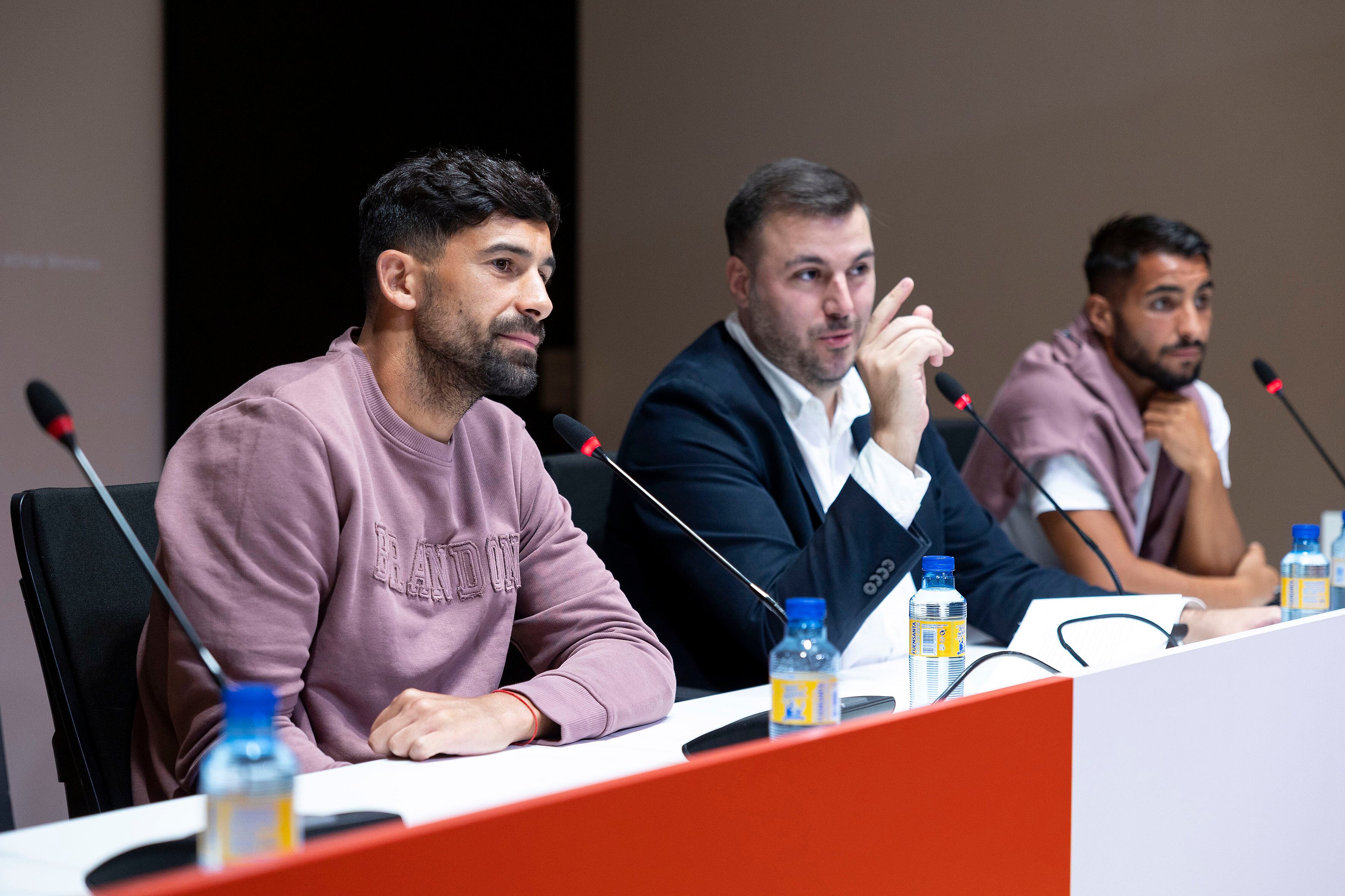 CASTELLON 26/09/2025 CD CASTELLON TEMPORADA 25-26
ALBERTO JIMENEZ Y JEREMY MELLOT CONFERENCIA
FOTOS CARME RIPOLLES