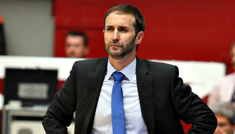 Sito Alonso, concentrado, quiere quitar presión a sus jugadores contra Manresa.