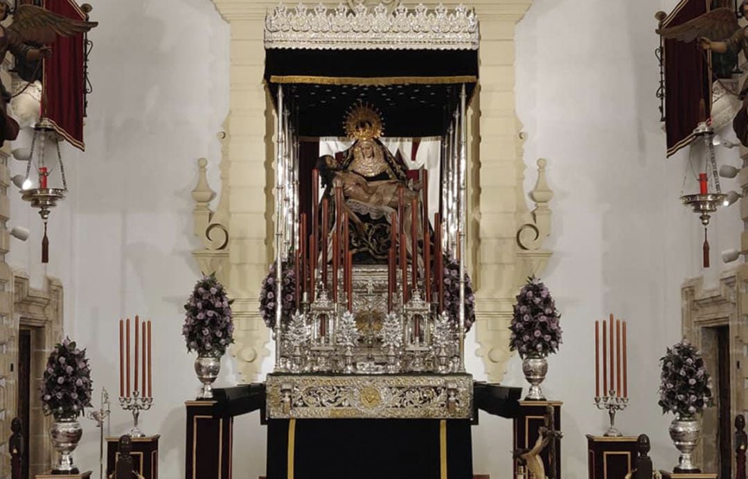 Nuestra Señora de las Angustias preparada para el Vía Crucis de la unión de Hermandades de Jerez 2020