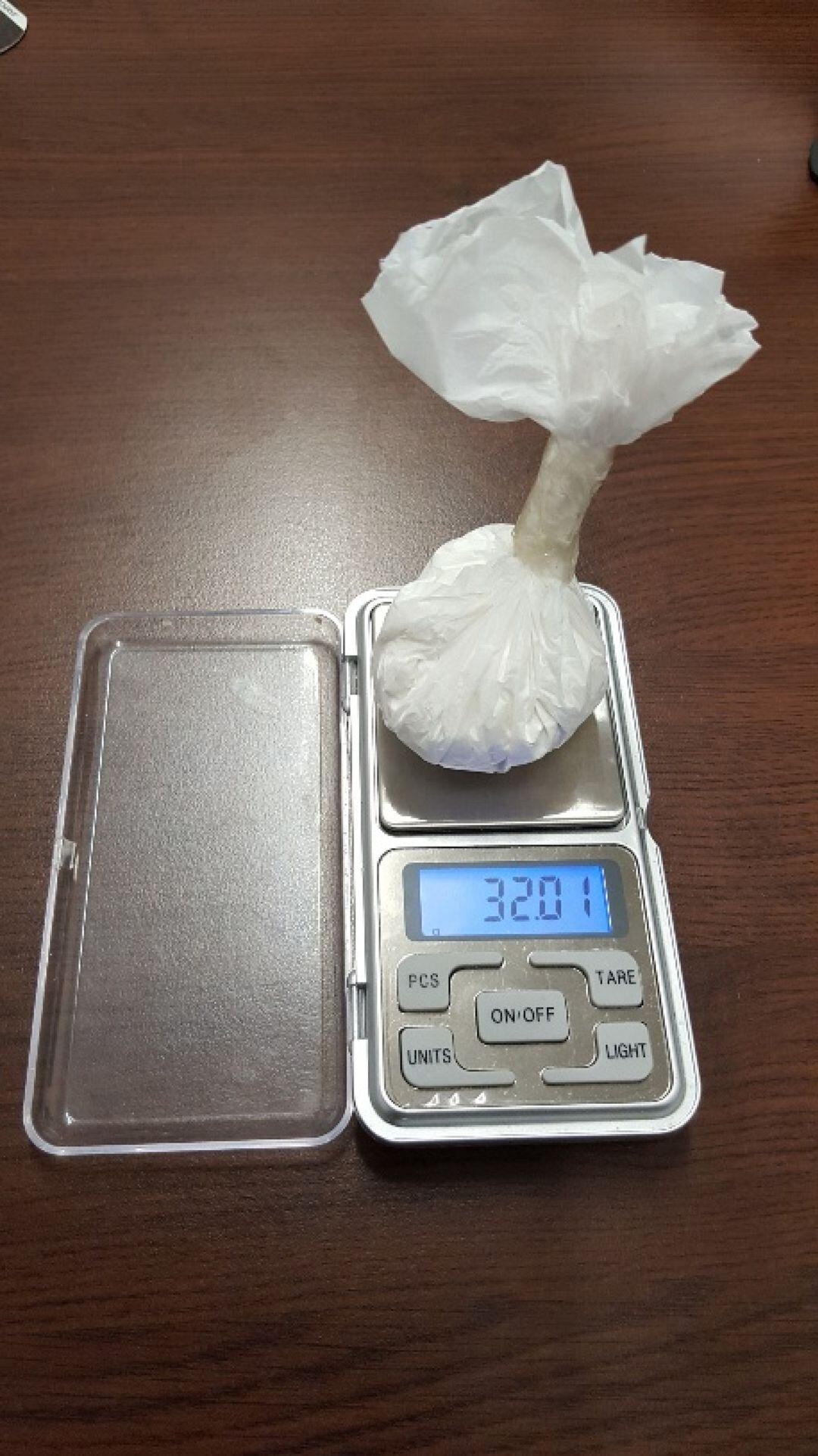 Parte de la droga incautada al detenido