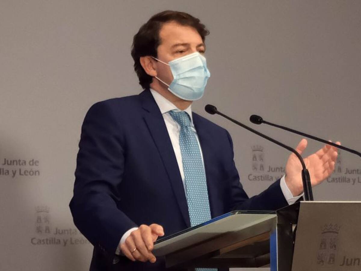 Mañueco ve cerca un acuerdo con Por Ávila que se pondrá "negro sobre blanco"